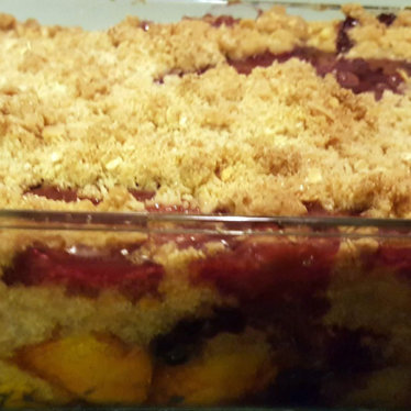 Fresh Peach-Berry Crumble